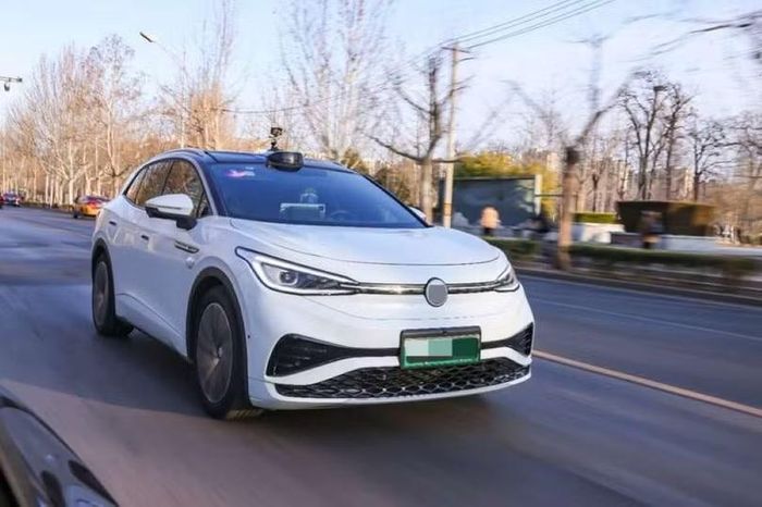Các mẫu xe tự lái đều phải điều chỉnh tăng giá do giá chip tăng. Ảnh: Sohu.