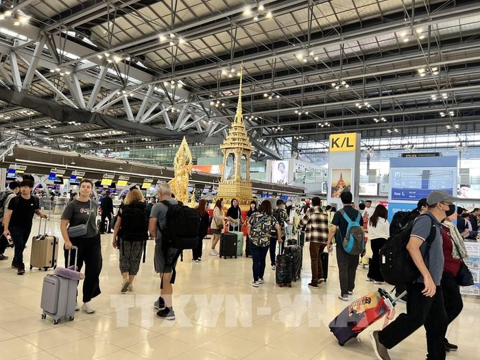 Sân bay Suvarnabhumi tấp nập khách qua lại. Ảnh Đỗ Sinh - P/v TTXVN