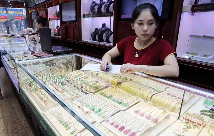 Cập nhật mới nhất giá vàng hôm nay 12/6. Ảnh: Trần Việt - TTXVN