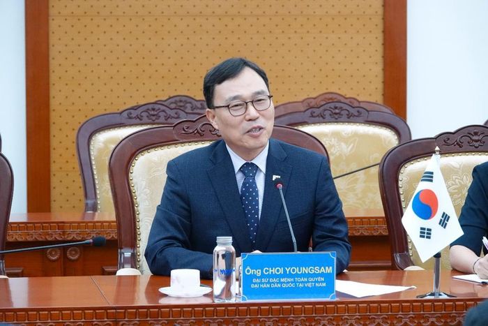 Đại sứ đặc mệnh toàn quyền Choi Youngsam phát biểu tại buổi làm việc. Ảnh: MOF