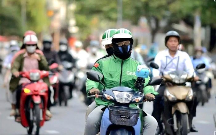 Bảo hiểm xã hội TPHCM đề xuất tài xế công nghệ đóng BHXH bắt buộc - Ảnh minh họa