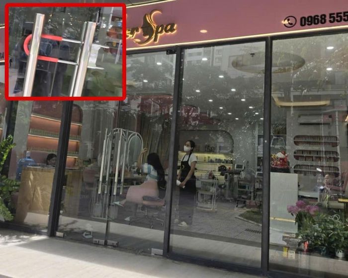 Chị Mai Anh cho biết sau sự cố, cửa hàng thường xuyên đóng cửa và hiện có thông tin rao sang nhượng cơ sở với giá 100 triệu đồng.