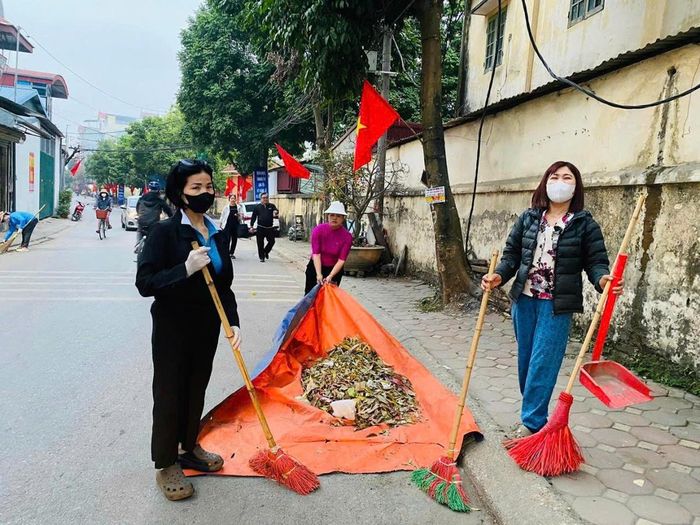 Nhiều khu dân cư ở xã Thiên Lộc duy trì vệ sinh đường làng, ngõ xóm vào dịp cuối tuần