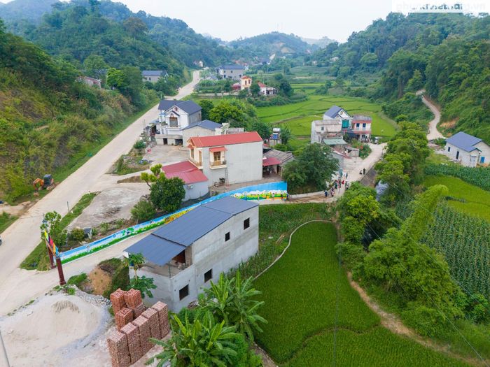 Sau sáp nhập, xã Đồng Đăng có địa bàn rộng, thôn bản dàn trải, cách xa nhau.
