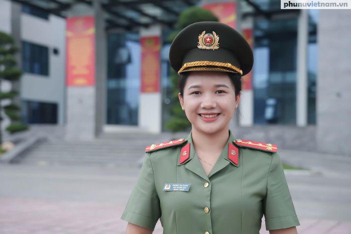 Đại úy Phùng Thị Oanh, Phó Trưởng ban phụ trách Ban Phụ nữ Công an tỉnh Lạng Sơn.