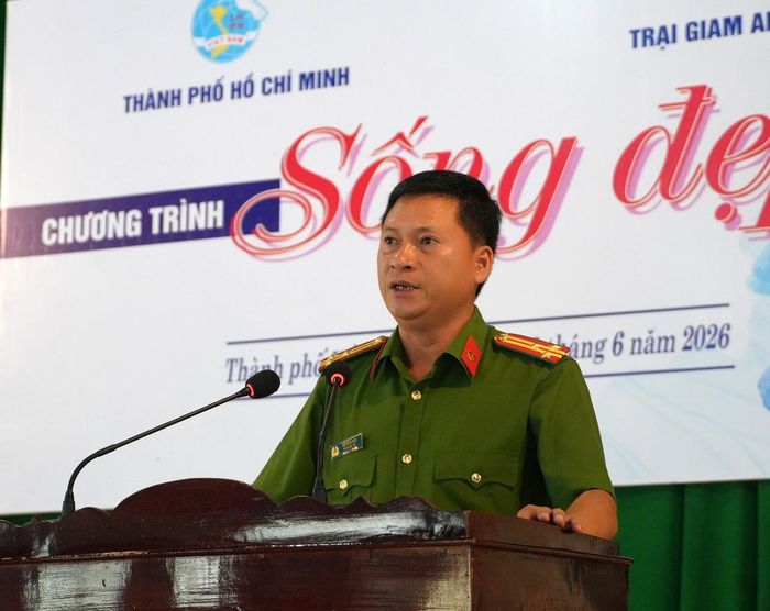 Thượng tá Đỗ Hồng Sơn, Phó Giám thị Trại giam An Phước, phát biểu tại chương trình "sống đẹp"
