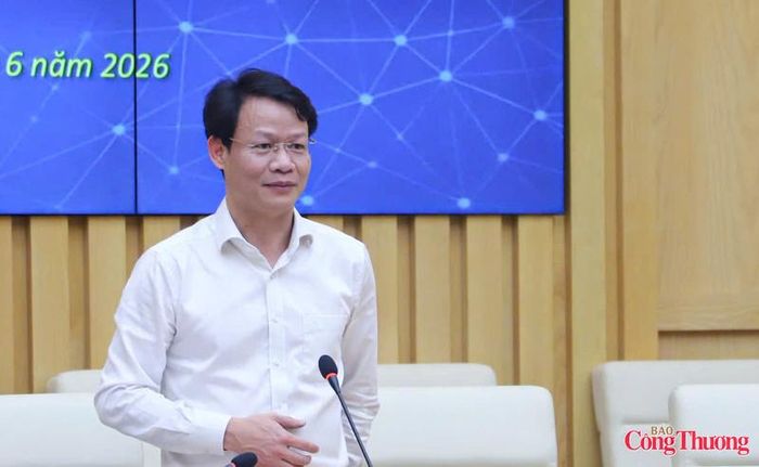 Phó Cục trưởng Cục Công nghiệp Phạm Văn Quân cho biết, dưới góc độ doanh nghiệp, các doanh nghiệp đánh giá cao công tác phòng vệ thương mại, nhất là với ngành thép. Các biện pháp phòng vệ thương mại đã góp phần quan trọng trong bảo vệ sản xuất, xuất khẩu.