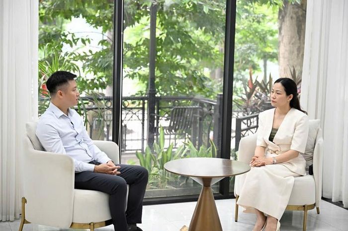 Nhà báo Hoàng Nhật: AI là làn sóng chúng ta không thể đi ngược lại, mà phải "đón gió, cưỡi sóng". Ảnh: Đồng Cường
