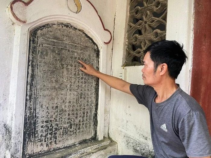 Văn bia còn được lưu giữ tại di tích từ đường họ Mai.