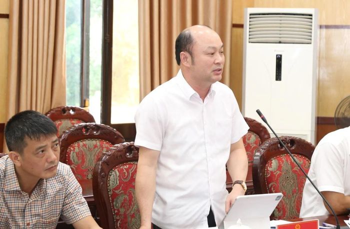 Phó Chủ tịch UBND tỉnh Cao Văn Cường phát biểu tại phiên họp.