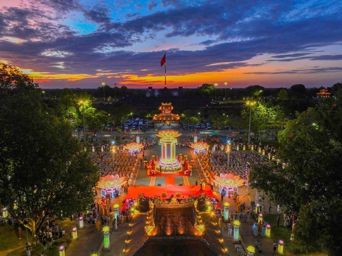Một hạn chế khác của Huế là kinh tế đêm còn yếu, thiếu hoạt động văn hóa, giải trí đặc sắc sau 20 giờ hàng ngày. Ảnh: Trung tâm bảo tồn Di tích Cố đô Huế.