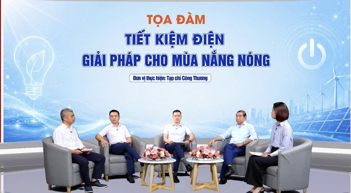 Các diễn giả tại tọa đàm.