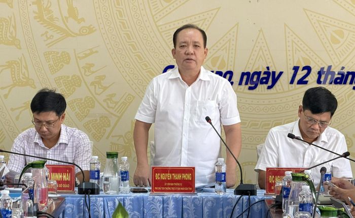 Ủy viên Ban Thường vụ Tỉnh ủy, Phó Chủ tịch Thường trực UBND tỉnh An Giang Nguyễn Thanh Phong phát biểu chỉ đạo tại buổi làm việc.