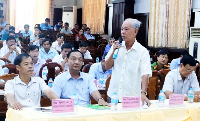 Đại biểu đóng góp ý kiến tại hội nghị.