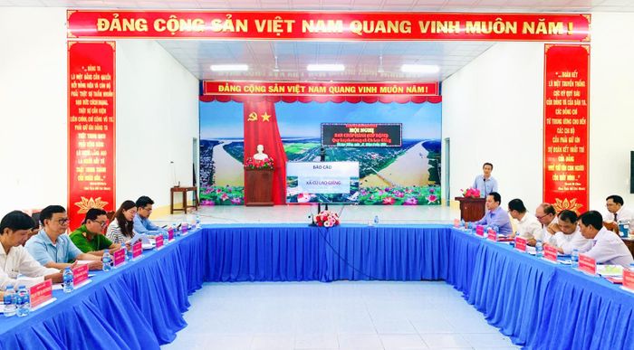 Quang cảnh hội nghị lấy ý kiến về đồ án quy hoạch chung xã Cù Lao Giêng đến năm 2046.