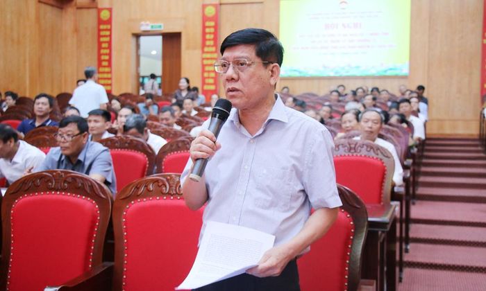  Cử tri phường Tam Sơn nêu ý kiến tại hội nghị. 