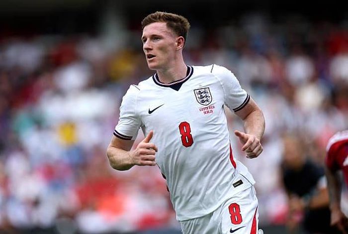 Man Utd không mua Elliot Anderson bằng mọi giá.
