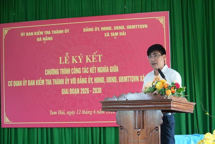 Chủ nhiệm Ủy ban Kiểm tra Thành ủy Trần Thắng Lợi phát biểu tại lễ ký kết. Ảnh: HỒ QUÂN