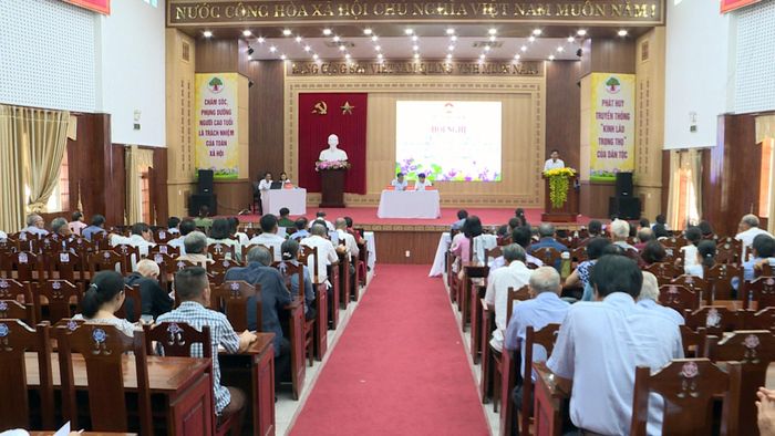 Quang cảnh hội nghị phản biện ngày 12/6 do Ủy ban MTTQ Việt Nam phường Bàn Thạch tổ chức. Ảnh: M.T