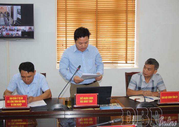Đại diện Sở Giáo dục và Đào tạo thông tin về tiến độ triển khai các dự án.