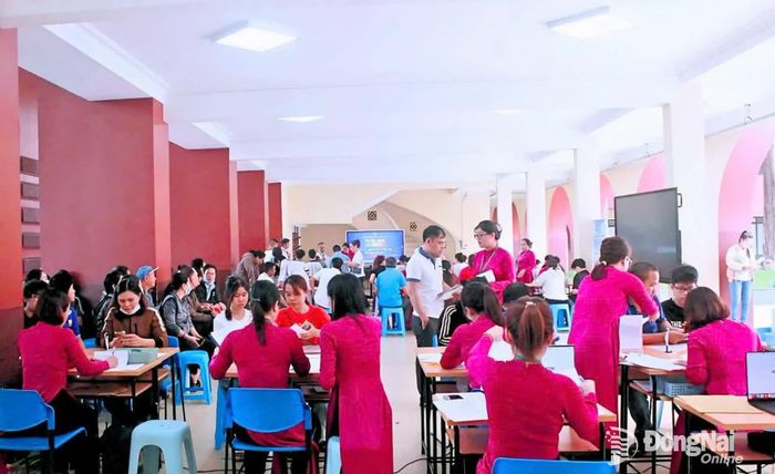 Trường TH-THCS-THPT Biên Hòa (phường Trảng Dài) tuyển sinh vào lớp 10.