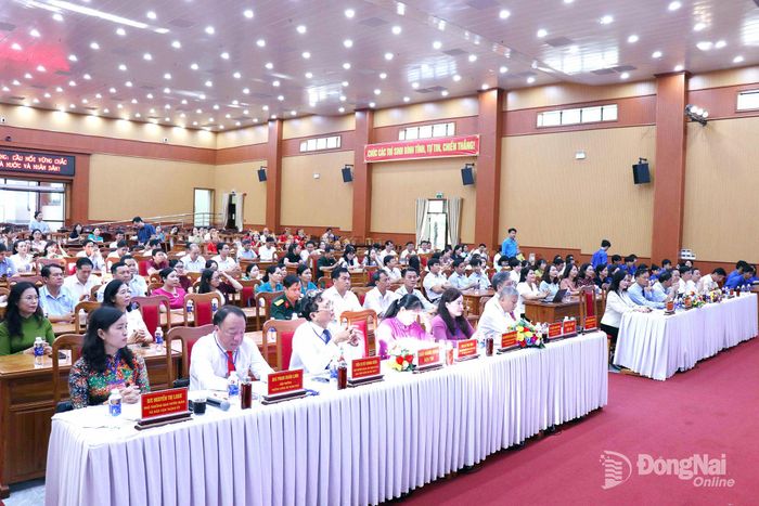 Các đại biểu tham dự khai mạc hội thi. Ảnh: Ngọc Thuận