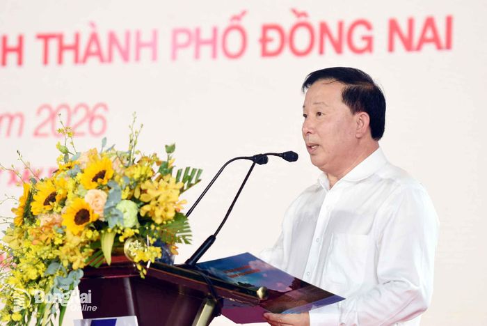 Phó Bí thư Thành ủy, Chủ tịch UBND thành phố Đồng Nai Nguyễn Văn Út phát biểu tại lễ khởi công. Ảnh: Công Nghĩa