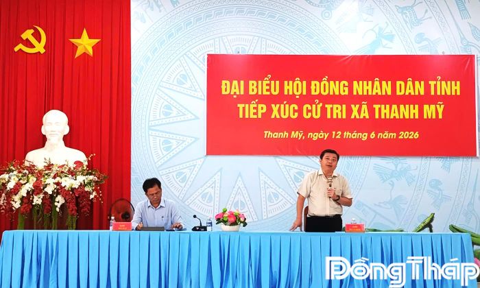Trưởng Ban Nội chính Tỉnh ủy Phan Văn Thương phát biểu tại buổi tiếp xúc cử tri.
