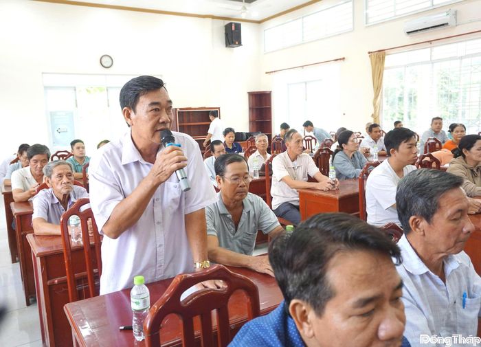 Cử tri phường Sa Đéc nêu ý kiến.