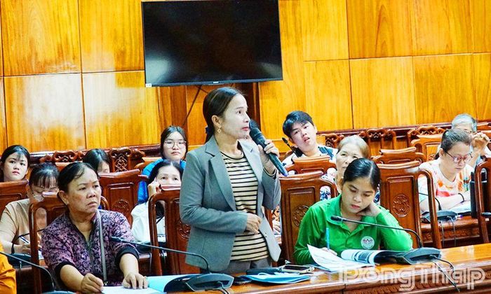 Đại biểu, doanh nghiệp và đoàn viên, thanh niên tham gia thảo luận, chia sẻ ý tưởng tại lớp tập huấn khởi nghiệp đổi mới sáng tạo năm 2026.
