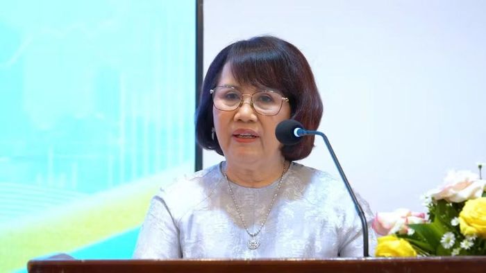 Chủ tịch Hội Nữ doanh nhân tỉnh Gia Lai Đồng Thị Ánh phát biểu khai mạc hội thảo. Ảnh: Dũng Nhân