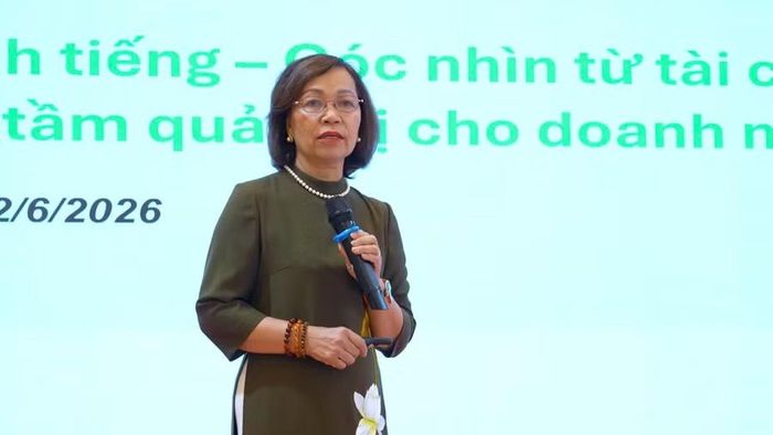 Phó Chủ tịch Hiệp hội Nữ doanh nhân Việt Nam Hà Thu Thanh chia sẻ những rủi ro về tài chính và thuế có thể ảnh hưởng đến thương hiệu của doanh nghiệp. Ảnh: Dũng Nhân