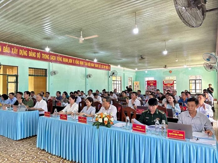  Các đại biểu tham dự buổi làm việc. Ảnh: Hà Duy 