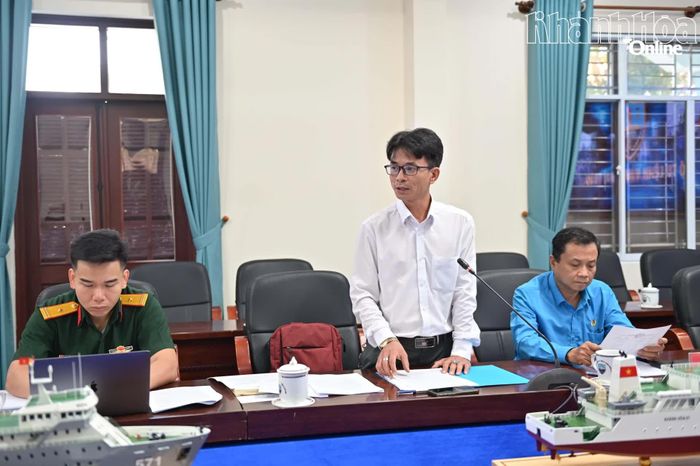 Đại diện Sở Nội vụ tỉnh Khánh Hòa phát biểu tại buổi làm việc.