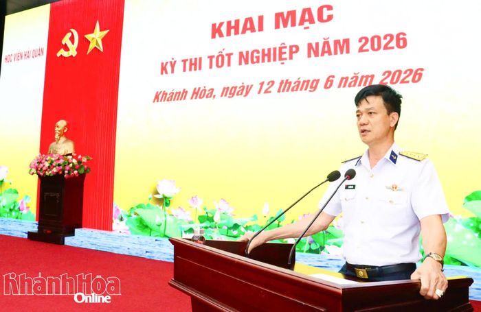 Đại tá, PGS.TS Lại Hồng Đông phát biểu khai mạc kỳ thi.