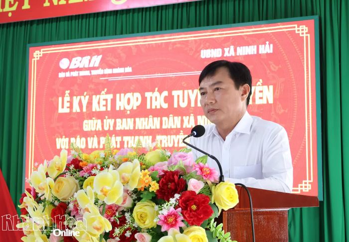 Ông Trần Văn Thanh - Phó Giám đốc Báo và Phát thanh, Truyền hình Khánh Hòa phát biểu tại lễ ký kết.