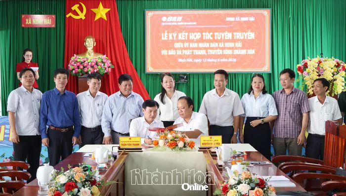 Hai đơn vị thực hiện ký kết hợp tác.