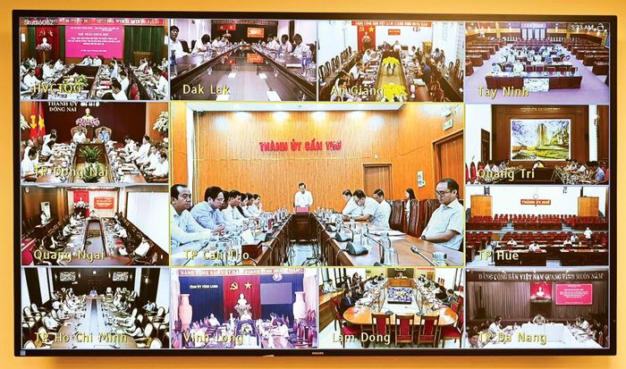 Hội thảo được kết nối trực tuyến tới nhiều tỉnh ủy, thành ủy.