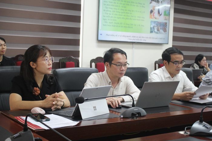 Đại biểu dự tại điểm cầu Ban TG&amp;DV Tỉnh ủy.