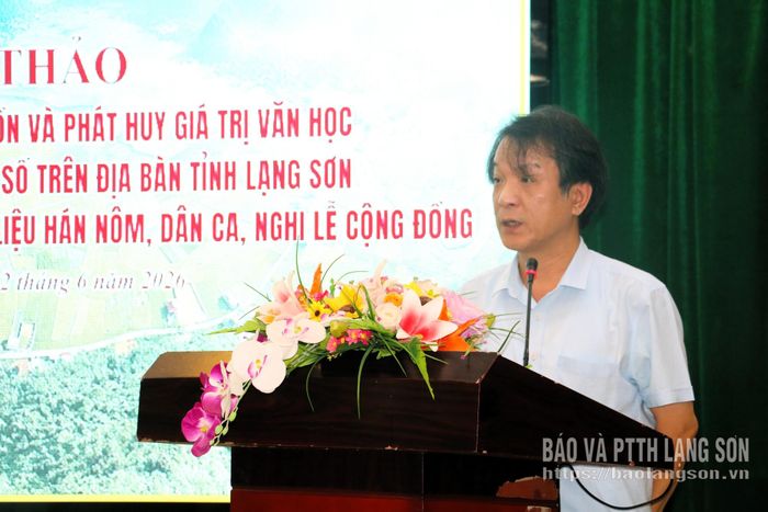 Tiến sĩ Nguyễn Văn Tuân, Viện Nghiên cứu Hán Nôm phát biểu tham luận tại hội thảo