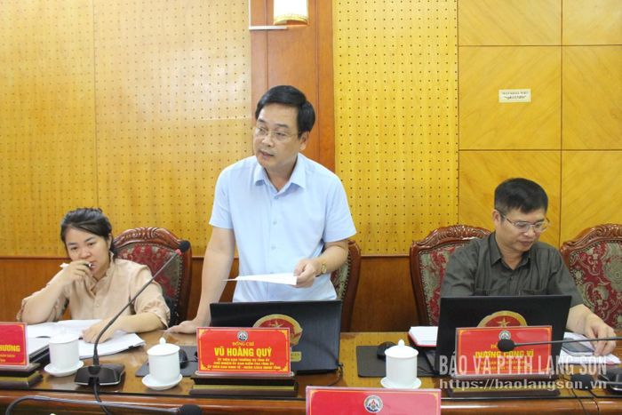 Đồng chí Vũ Hoàng Quý, Ủy viên Ban Thường vụ Tỉnh ủy, Chủ nhiệm Ủy ban Kiểm tra Tỉnh ủy, Ủy viên Ban Kinh tế - Ngân sách HĐND tỉnh phát biểu thảo luận