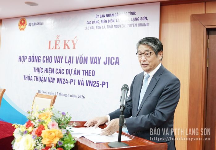 Ông Ito Naoki, Đại sứ Đặc mệnh toàn quyền Nhật Bản tại Việt Nam phát biểu tại lễ ký kết