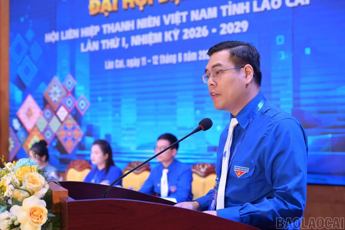 Đồng chí Hà Đức Hải - Bí thư Tỉnh đoàn, Chủ tịch Hội Liên hiệp Thanh niên Việt Nam phát biểu khai mạc đại hội.