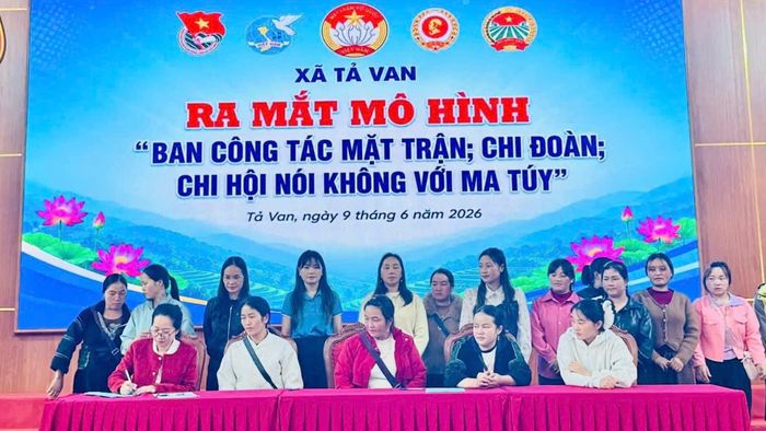 Ký cam kết thực hiện tốt mô hình.