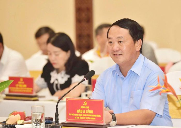 Đồng chí Hầu A Lềnh – Ủy viên Ban Chấp hành Trung ương Đảng, Bí thư Tỉnh ủy Tuyên Quang thống nhất cao trong việc tăng cường hợp tác giữa 2 tỉnh.