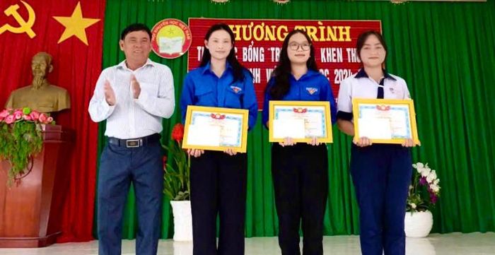 Phong trào khuyến học, khuyến tài tạo động lực thúc đẩy tinh thần hiếu học trong cộng đồng