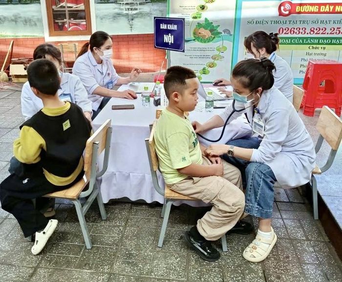 Khám sức khỏe cho học sinh tại Trường Phan Như Thạch Đà Lạt (phường Lâm Viên - Đà Lạt)