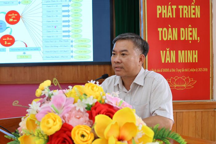 Lãnh đạo UBND xã Đức Trọng phát biểu tại hội nghị