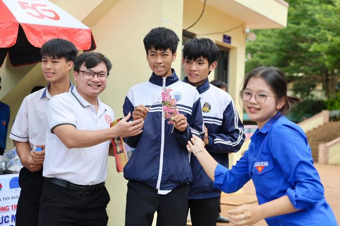 Các thí sinh tâm lý thoải mái trong ngày thi thứ 2