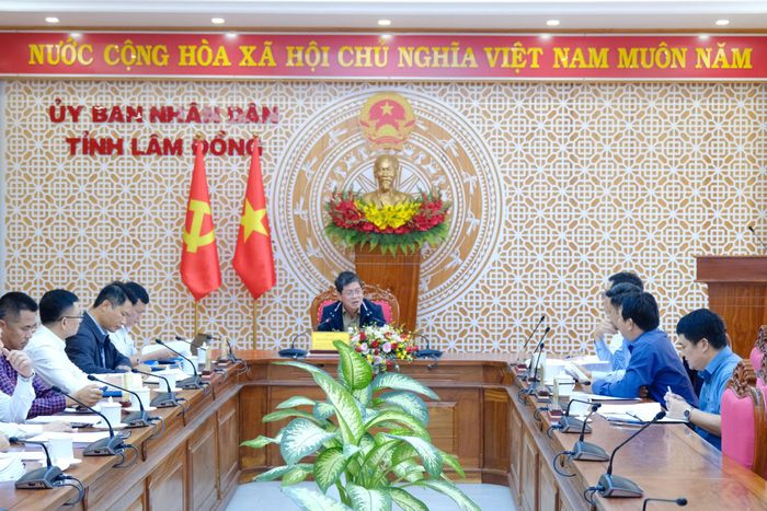 Đồng chí Nguyễn Hồng Hải, Ủy viên Ban Thường vụ Tỉnh ủy, Phó Chủ tịch UBND tỉnh Lâm Đồng chủ trì buổi làm việc